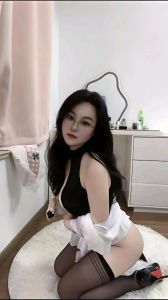 热门 · 西宁性感眼镜骚妇 (好评如潮)