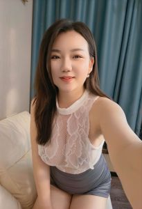 必看 · 丰满大胸姐姐