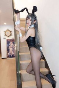 强推 · 水多腿长风骚小coser，非常不错的小嫩妹-强烈安利