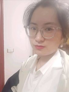 良心 · 眼镜熟女兼职制服超多-值得体验