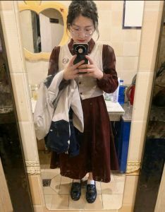 良心 · 眼镜熟女兼职制服超多-值得体验