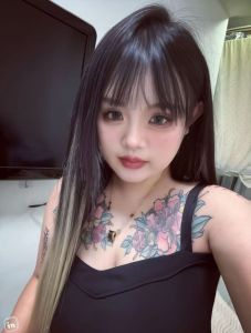 极品 · 00后巨乳老妹可无套 (好评如潮)