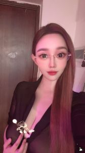强推 · 河东三通大奶少妇-值得体验