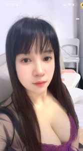 极品 · 大奶黑丝少妇 (不可错过)