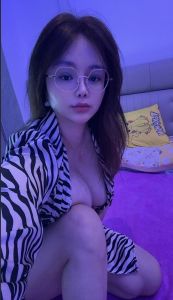 必看 · 大胸肥臀御姐 (不可错过)